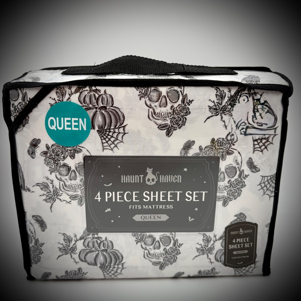 Haunt Haven Queen Size 4 Piece Sheet Set Halloween Skull Pumpkin Spiderweb